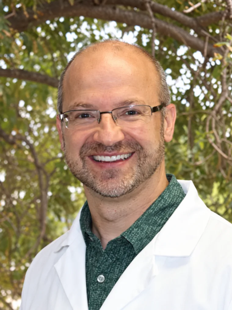 Dr. Konstantinos Proussaefs